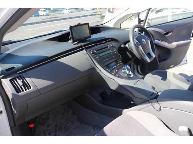 プリウス S ナビ アルミホイール オートライト CVT スマートキー アイドリングストップ 盗難防止システム CD 衝突安全ボディ ABS ESC エアコン パワーステアリング パワーウィンドウ 運転席エアバッグ(72枚目)