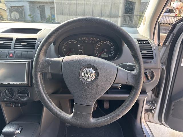 ポロ １．４　コンフォートライン　ＥＴＣ　バックカメラ　ナビ　ＴＶ　クリアランスソナー　アルミホイール　キーレスエントリー　電動格納ミラー　ＡＴ　盗難防止システム　ＡＢＳ　ＥＳＣ　ＣＤ　エアコン　パワーステアリング　パワーウィンドウ（3枚目）