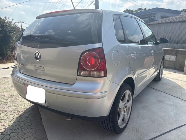 ポロ １．４　コンフォートライン　ＥＴＣ　バックカメラ　ナビ　ＴＶ　クリアランスソナー　アルミホイール　キーレスエントリー　電動格納ミラー　ＡＴ　盗難防止システム　ＡＢＳ　ＥＳＣ　ＣＤ　エアコン　パワーステアリング　パワーウィンドウ（15枚目）