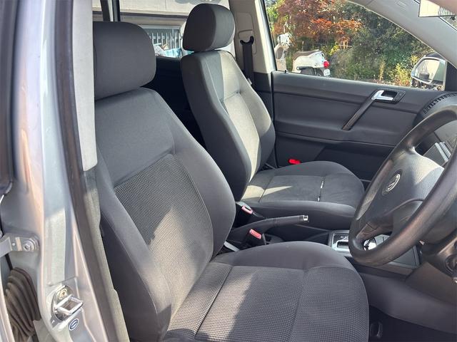 ポロ １．４　コンフォートライン　ＥＴＣ　バックカメラ　ナビ　ＴＶ　クリアランスソナー　アルミホイール　キーレスエントリー　電動格納ミラー　ＡＴ　盗難防止システム　ＡＢＳ　ＥＳＣ　ＣＤ　エアコン　パワーステアリング　パワーウィンドウ（28枚目）