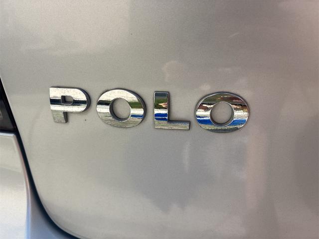 ポロ １．４　コンフォートライン　ＥＴＣ　バックカメラ　ナビ　ＴＶ　クリアランスソナー　アルミホイール　キーレスエントリー　電動格納ミラー　ＡＴ　盗難防止システム　ＡＢＳ　ＥＳＣ　ＣＤ　エアコン　パワーステアリング　パワーウィンドウ（41枚目）