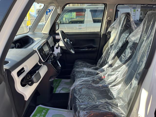 ムーヴキャンバス Ｇブラックアクセントリミテッド　ＳＡＩＩＩ　４ＷＤ　ワンオーナー　ナビ　パノラマモニター　ドライブレコーダー　両側パワースライドドア　ＬＥＤフォグランプ　禁煙車　記録簿　認定中古車　レーンアシスト　衝突回避支援システム搭載車（9枚目）