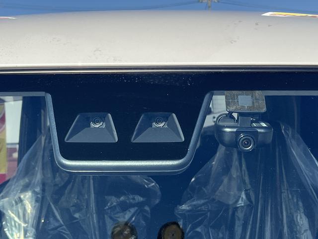 ムーヴキャンバス Ｇブラックアクセントリミテッド　ＳＡＩＩＩ　４ＷＤ　ワンオーナー　ナビ　パノラマモニター　ドライブレコーダー　両側パワースライドドア　ＬＥＤフォグランプ　禁煙車　記録簿　認定中古車　レーンアシスト　衝突回避支援システム搭載車（20枚目）