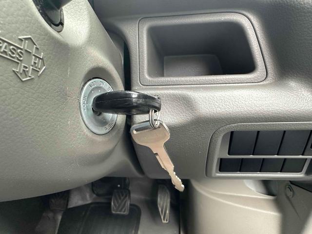 NV100クリッパーバン DX パートタイム4WD 軽バン 5MTミッション ドライブレコーダー ETC 両側スライドドア アルミホイール エアコン(9枚目)