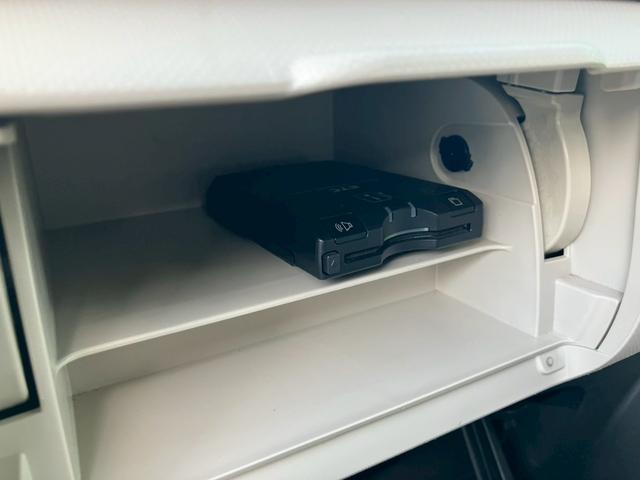 ミラココア ココアＬ　ＥＴＣ　ナビ　ＴＶ　キーレスエントリー　アイドリングストップ　電動格納ミラー　ベンチシート　ＣＶＴ　盗難防止システム　ＡＢＳ　ＣＤ　ＤＶＤ再生　衝突安全ボディ　エアコン　パワーステアリング（4枚目）