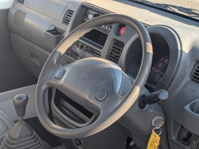 当店のお車をご覧いただきましてありがとうございます。お車についてのご質問やお見積りのご依頼、ご購入にあたってのご相談などお気軽にお問い合わせ下さい！