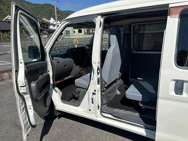 ハイゼットカーゴ ＤＸ　車検令和８年６月２２日　ハイルーフ　パワーウィンドウ　ＥＴＣ　４速オートマ　ＫＦ型エンジン　タイミングチェーン　プライバシーガラス　集中ドアロック（13枚目）