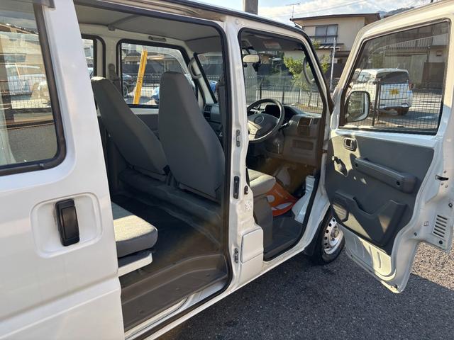 クリッパーバン ＤＸ　車検令和９年５月２７日　法人ワンオーナー　オートマ　パワステ　運転席／助手席エアバック　集中ドアロック（12枚目）