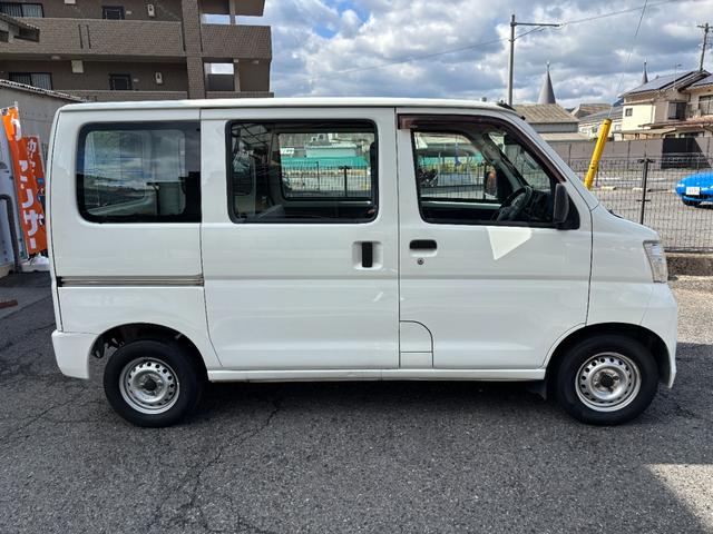 ハイゼットカーゴ スペシャル　車検令和９年１０月１９日　法人ワンオーナー　４速オートマ　エアバック（運転席／助手席）　集中ドアロック　タイミングチェーン　取扱説明書　保証書　整備点検記録簿（6枚目）