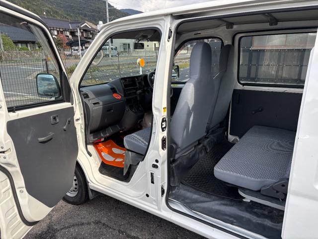 ハイゼットカーゴ スペシャル　車検令和９年１０月１９日　法人ワンオーナー　４速オートマ　エアバック（運転席／助手席）　集中ドアロック　タイミングチェーン　取扱説明書　保証書　整備点検記録簿（15枚目）