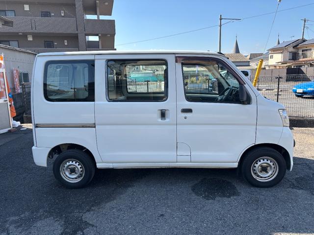 ハイゼットカーゴ スペシャルクリーン　車検令和９年１１月２４日　法人ワンオーナー　４ＷＤ　４速オートマ　パワーウィンドウ　フロントフォグライト　ＡＢＳ　ＳＲＳエアバック　集中ドアロック　タイミングチェーン　取説　保証書　整備点検記録簿（6枚目）