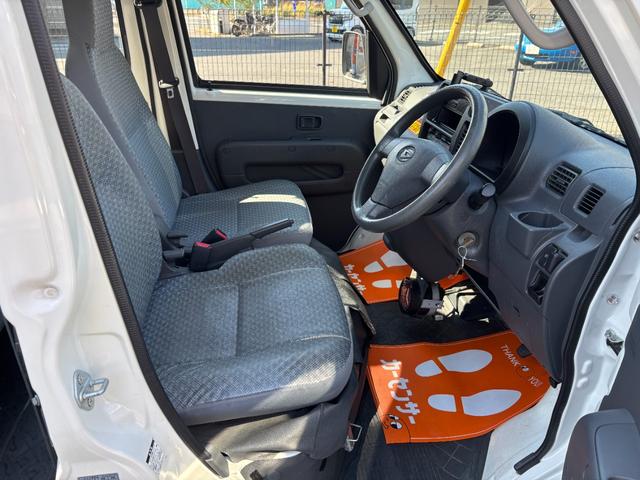 ハイゼットカーゴ スペシャルクリーン　車検令和９年１１月２４日　法人ワンオーナー　４ＷＤ　４速オートマ　パワーウィンドウ　フロントフォグライト　ＡＢＳ　ＳＲＳエアバック　集中ドアロック　タイミングチェーン　取説　保証書　整備点検記録簿（10枚目）