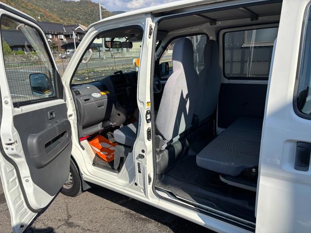 ハイゼットカーゴ スペシャルクリーン　車検令和９年１１月２４日　法人ワンオーナー　４ＷＤ　４速オートマ　パワーウィンドウ　フロントフォグライト　ＡＢＳ　ＳＲＳエアバック　集中ドアロック　タイミングチェーン　取説　保証書　整備点検記録簿（15枚目）