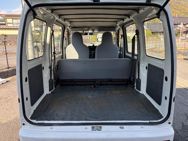 ハイゼットカーゴ スペシャルクリーン　車検令和９年１１月２４日　法人ワンオーナー　４ＷＤ　４速オートマ　パワーウィンドウ　フロントフォグライト　ＡＢＳ　ＳＲＳエアバック　集中ドアロック　タイミングチェーン　取説　保証書　整備点検記録簿（16枚目）