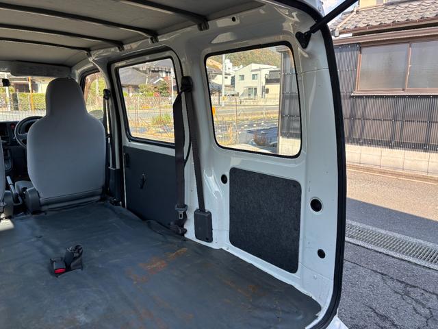 ハイゼットカーゴ スペシャルクリーン　車検令和９年１１月２４日　法人ワンオーナー　４ＷＤ　４速オートマ　パワーウィンドウ　フロントフォグライト　ＡＢＳ　ＳＲＳエアバック　集中ドアロック　タイミングチェーン　取説　保証書　整備点検記録簿（19枚目）