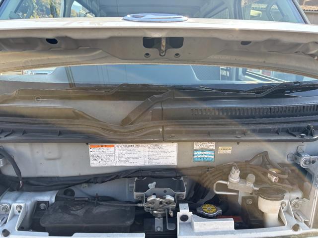 ハイゼットカーゴ スペシャルクリーン　車検令和９年１１月２４日　法人ワンオーナー　４ＷＤ　４速オートマ　パワーウィンドウ　フロントフォグライト　ＡＢＳ　ＳＲＳエアバック　集中ドアロック　タイミングチェーン　取説　保証書　整備点検記録簿（27枚目）