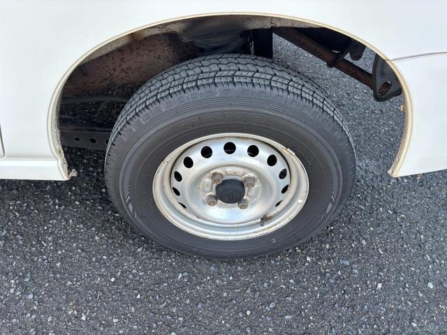 ハイゼットカーゴ スペシャルクリーン　車検令和９年１１月２４日　法人ワンオーナー　４ＷＤ　４速オートマ　パワーウィンドウ　フロントフォグライト　ＡＢＳ　ＳＲＳエアバック　集中ドアロック　タイミングチェーン　取説　保証書　整備点検記録簿（32枚目）