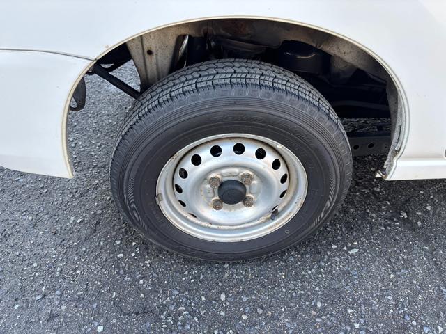 ハイゼットカーゴ スペシャルクリーン　車検令和９年１１月２４日　法人ワンオーナー　４ＷＤ　４速オートマ　パワーウィンドウ　フロントフォグライト　ＡＢＳ　ＳＲＳエアバック　集中ドアロック　タイミングチェーン　取説　保証書　整備点検記録簿（33枚目）