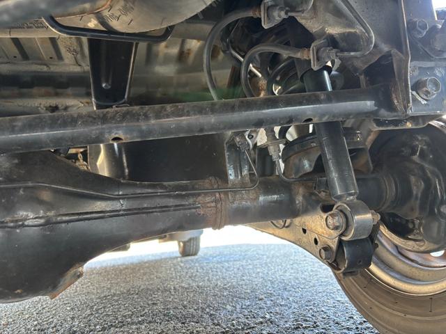 ハイゼットカーゴ スペシャルクリーン　車検令和９年１１月２４日　法人ワンオーナー　４ＷＤ　４速オートマ　パワーウィンドウ　フロントフォグライト　ＡＢＳ　ＳＲＳエアバック　集中ドアロック　タイミングチェーン　取説　保証書　整備点検記録簿（36枚目）