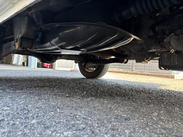 ハイゼットカーゴ スペシャルクリーン　車検令和９年１１月２４日　法人ワンオーナー　４ＷＤ　４速オートマ　パワーウィンドウ　フロントフォグライト　ＡＢＳ　ＳＲＳエアバック　集中ドアロック　タイミングチェーン　取説　保証書　整備点検記録簿（42枚目）
