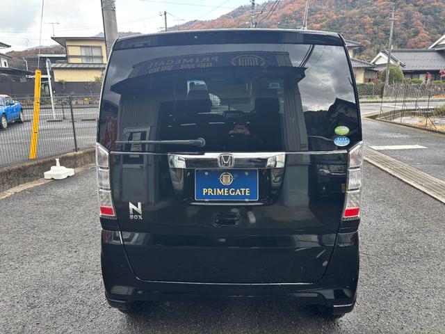 Ｎ－ＢＯＸ Ｇ・Ｌパッケージ　車検令和９年１月１８日まで　ワンオーナー　純正ナビ　バックカメラ　フルセグテレビ　ステアリングリモコン　左パワースライドドア　ＥＴＣ　禁煙車　スマートキー　プライバシーガラス　タイミングチェーン（4枚目）