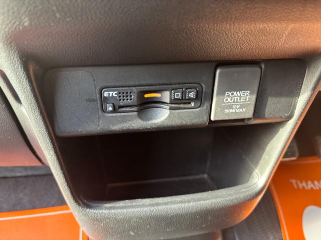 N-BOXカスタム G・Lパッケージ 車検令和9年3月まで 後期型 ワンオーナー 純正ナビ バックカメラ 地デジテレビ ブルートゥース対応 ETC 左パワースライドドア HIDライト フォグライト 純正14インチアルミ スマートキー(21枚目)