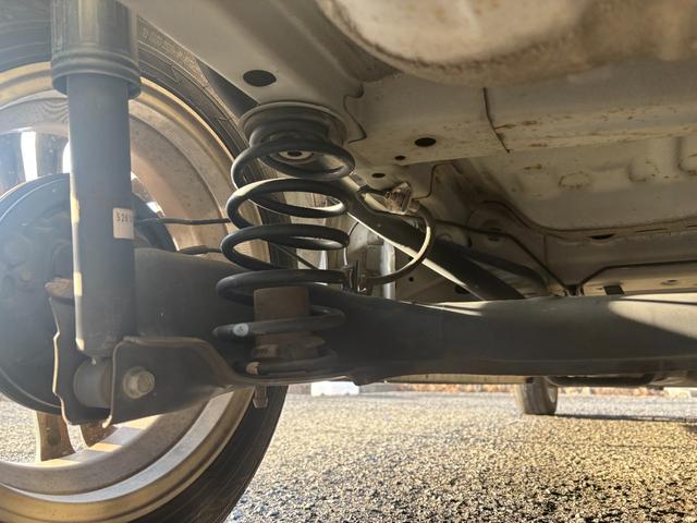 N-BOXカスタム G・Lパッケージ 車検令和9年3月まで 後期型 ワンオーナー 純正ナビ バックカメラ 地デジテレビ ブルートゥース対応 ETC 左パワースライドドア HIDライト フォグライト 純正14インチアルミ スマートキー(32枚目)