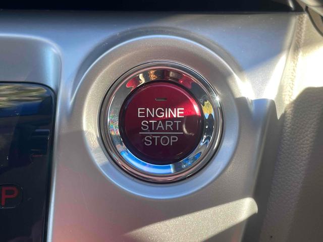 プッシュエンジンスタートシステム、エンジン始動・停止をワンタッチで行うことができます。
