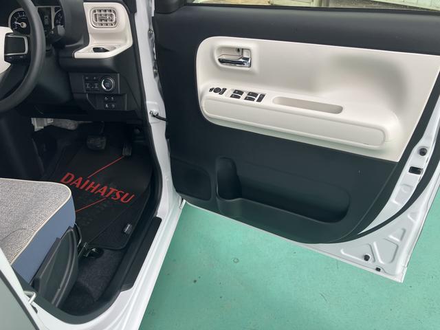 ムーヴキャンバス ストライプスG アイドルストップ セキュリティアラーム スマートキープッシュスタート キーフリーキー LEDライト 車線逸脱警報 Wエアバッグ 運転席エアバック オートハイビーム ABS 安全ボディ 両Pドア(33枚目)