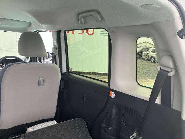 ムーヴキャンバス ストライプスG アイドルストップ セキュリティアラーム スマートキープッシュスタート キーフリーキー LEDライト 車線逸脱警報 Wエアバッグ 運転席エアバック オートハイビーム ABS 安全ボディ 両Pドア(66枚目)