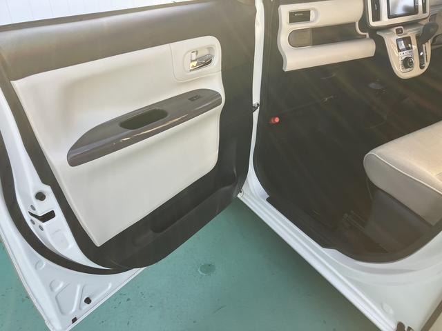 ムーヴキャンバス Ｇメイクアップリミテッド　ＳＡＩＩＩ　禁煙　パノラミックビューモニター　プッシュスタートスマートキー　カーナビ　キーレスエントリー　ドラレコ　記録簿　１オーナ（47枚目）