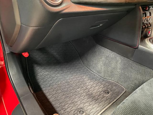 86 GTリミテッド 6速MT TRDマフラー トラストエアクリーナー 減衰調整式フルタップ車高調 18インチAW フルエアロ LEDヘッドライト KENWOODナビ ETC ドラレコ シートヒーター クルーズコントロール(32枚目)