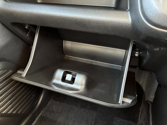 ハスラー ＨＹＢＲＩＤ　Ｇ　３型！！　オーディオレス　オートライト　プッシュスタート　シートヒーター　オートエアコン　スズキセーフティーサポート　ワンオーナー　衝突被害軽減システム　アイドリングストップ　衝突安全ボディ　盗難防止システム（65枚目）