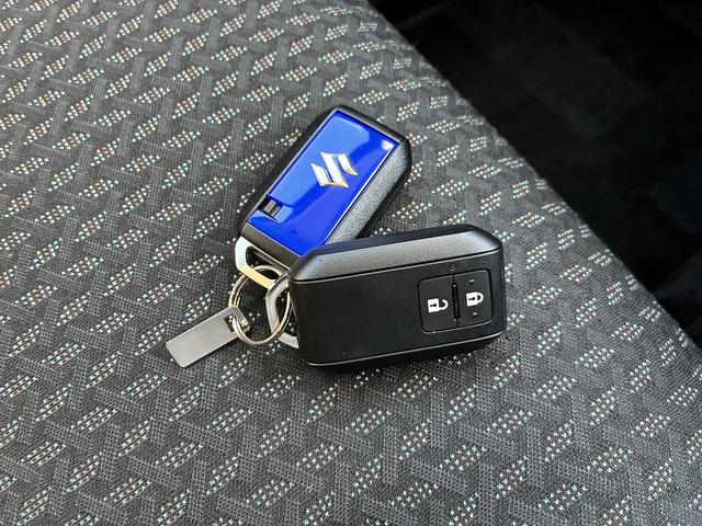 ハスラー ＨＹＢＲＩＤ　Ｇ　３型！！　オーディオレス　オートライト　プッシュスタート　シートヒーター　オートエアコン　スズキセーフティーサポート　ワンオーナー　衝突被害軽減システム　アイドリングストップ　衝突安全ボディ　盗難防止システム（73枚目）