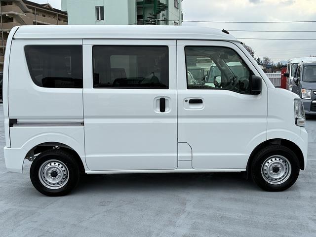 エブリイ ＰＡリミテッド　６型　２ＷＤ車　純正ラジオ♪　オートライト　スライドドア　スズキセーフティーサポート　衝突安全ボディ　盗難防止システム（8枚目）