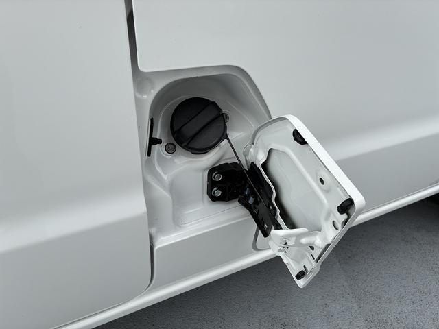 エブリイ ＰＡリミテッド　６型　２ＷＤ車！　オートライト　スズキセーフティーサポート　盗難防止システム　衝突安全ボディ（66枚目）