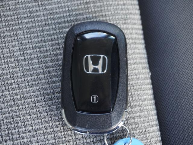 Ｎ－ＢＯＸ ベースグレード　当社デモカー　８インチディスプレイオーディオ　ＡｐｐｌｅＣａｒＰｌａｙ／ＡｎｄｒｏｉｄＡｕｔｏ対応　シートヒーター　バックカメラ　ＥＴＣ　ＳＯＳボタン　両側電動スライドドア　前後コーナーセンサー（28枚目）