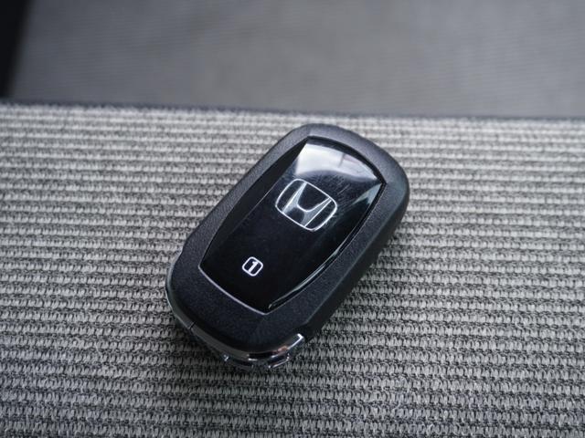 �y�X�}�[�g�L�[�z���������Ă���{�^�������������ŃG���W���n���B�h�A�̎{�����{�^�������������B���͖������Ȃ��l�Ƀ|�P�b�g�ɓ��ꂽ�܂܁B