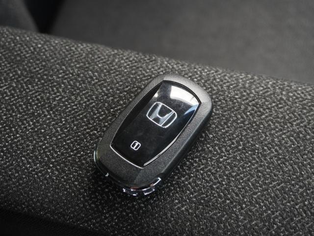 �y�X�}�[�g�L�[�z���������Ă���{�^�������������ŃG���W���n���B�h�A�̎{�����{�^�������������B���͖������Ȃ��l�Ƀ|�P�b�g�ɓ��ꂽ�܂܁B