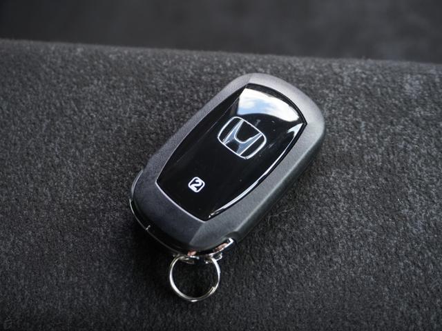 �y�X�}�[�g�L�[�z���������Ă���{�^�������������ŃG���W���n���B�h�A�̎{�����{�^�������������B���͖������Ȃ��l�Ƀ|�P�b�g�ɓ��ꂽ�܂܁B