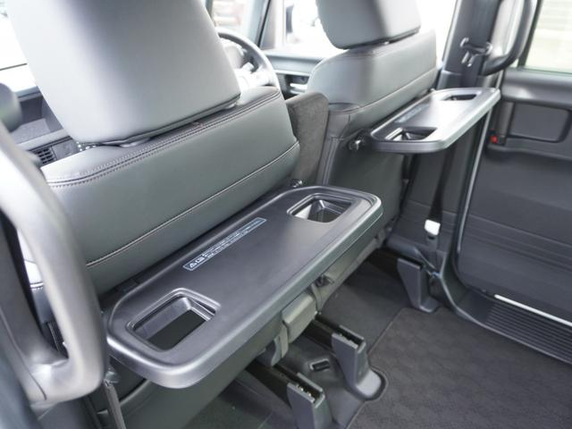 �y��ȗp�e�[�u���z�h�����N�z���_�[���t�����܂肽���ݎ��̃p�[�\�i���e�[�u���ł��B�^�]�ȁE����Ȃ̃V�[�g�o�b�N�ɑ������Ă���p�[�\�i���e�[�u���ł��B