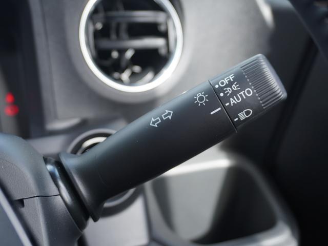 �y�I�[�g���C�g�z���̖͂��邳�ɉ����Ď����Ńw�b�h���C�g�̓_���E�������ł���@�\�ł��B���C�g�̕t���Y��E�����Y��Ȃǂ������Ȃ�A�J�̓���[���̑��s�����S�B�g���l���ʉߎ����֗��ł�