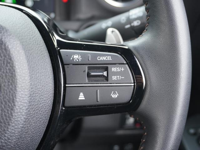 �y�A�_�v�e�B�u�N���[�Y�R���g���[���z�X�e�A�����O�̃X�C�b�`�𑀍삷��ƃ~���g���[�_�[�Ő�s�ԂƂ̋����𑪒�B�ݒ��K�؂ɕۂ��Ȃ�������E�����A����ɒ�~�܂Ŏ����ɒǏ]���܂��B