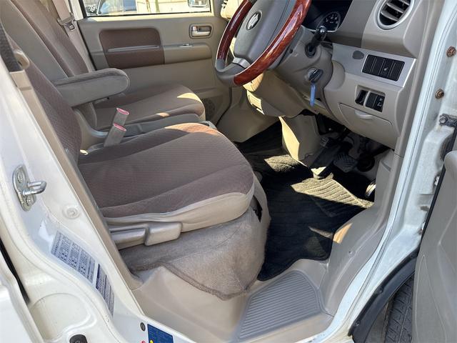 エブリイワゴン ＪＰターボ　４ＷＤ　ＥＴＣ　バックカメラ　ナビ　ＴＶ　キーレスエントリー　電動格納ミラー　シートヒーター　ターボ　ＡＴ　盗難防止システム　ＡＢＳ　ＣＤ　ＤＶＤ再生　ＵＳＢ　ミュージックプレイヤー接続可（25枚目）