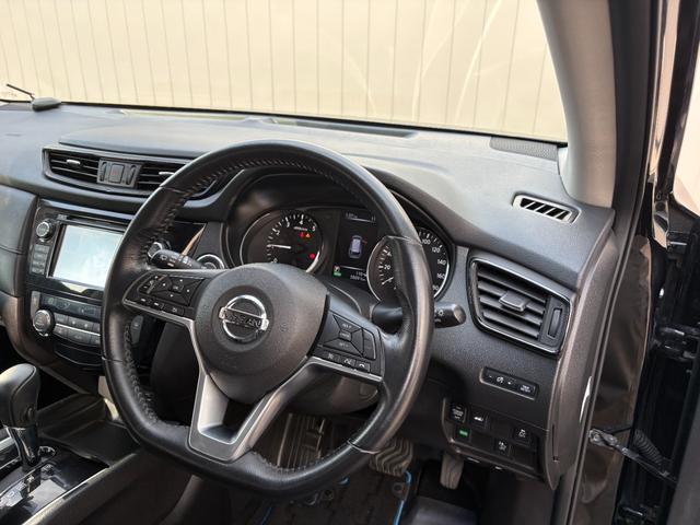 エクストレイル ２０Ｘ　ハイブリッド　後期型　純正メーカーナビ　デジタルルームミラー　３６０°ドラレコ　全方位カメラ　コーナーセンサー　電動バックドア　フルセグＴＶ　ＬＥＤヘッドライト　パートタイム４ＷＤ　ディーラー下取ワンオーナー（36枚目）