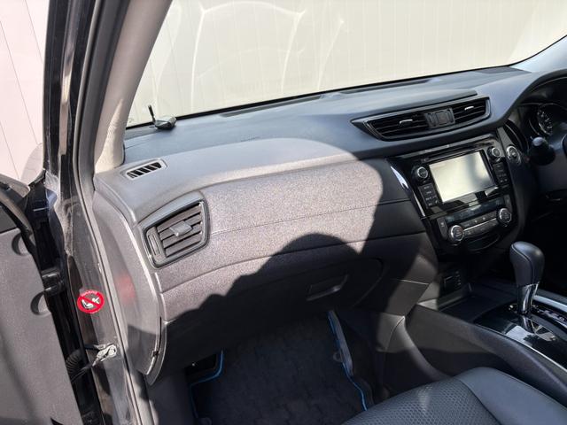 エクストレイル ２０Ｘ　ハイブリッド　後期型　純正メーカーナビ　デジタルルームミラー　３６０°ドラレコ　全方位カメラ　コーナーセンサー　電動バックドア　フルセグＴＶ　ＬＥＤヘッドライト　パートタイム４ＷＤ　ディーラー下取ワンオーナー（39枚目）