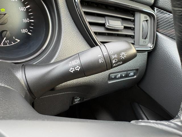 エクストレイル ２０Ｘ　ハイブリッド　後期型　純正メーカーナビ　デジタルルームミラー　３６０°ドラレコ　全方位カメラ　コーナーセンサー　電動バックドア　フルセグＴＶ　ＬＥＤヘッドライト　パートタイム４ＷＤ　ディーラー下取ワンオーナー（54枚目）