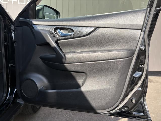 エクストレイル ２０Ｘ　ハイブリッド　後期型　純正メーカーナビ　デジタルルームミラー　３６０°ドラレコ　全方位カメラ　コーナーセンサー　電動バックドア　フルセグＴＶ　ＬＥＤヘッドライト　パートタイム４ＷＤ　ディーラー下取ワンオーナー（68枚目）