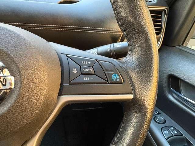 ���v���p�C���b�g���������H�ł̒��������s���y�ɁI�I�a�؎��Ə��񑖍s�̃V�[���ŁA�A�N�Z���E�u���[�L�E�X�e�A�����O�������Ő��䂵�A�������^�]�̕��S���y�����Ă���܂��I