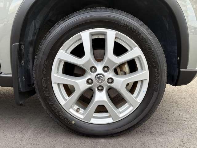 エクストレイル ２０Ｘｔｔ　後期型　パートタイム４ＷＤ　純正ナビ　フルセグＴＶ　バックカメラ　Ｂｌｕｅｔｏｏｔｈ　ＨＤＭＩ　クルーズコントロール　シートヒーター　キセノンヘッドライト　フォグライト　ＥＴＣ　オートライト　１年保証（70枚目）